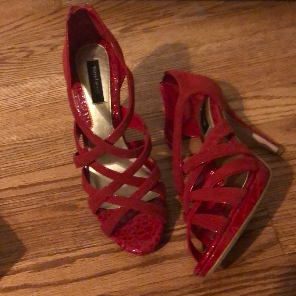 White House black market 10 red heels. Heel 4.5”.